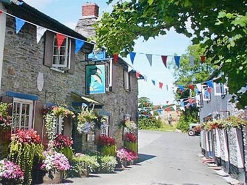 Inn The Dolphin